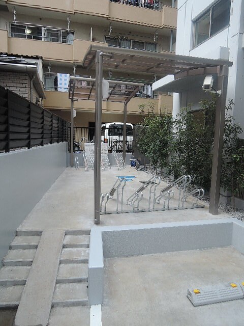 物件外観写真5　(駐輪場)