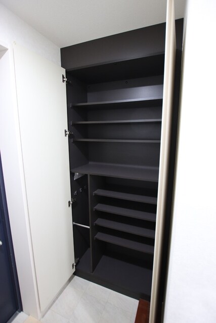 物件内観写真12　(収納力〇のシューズボックス♪)