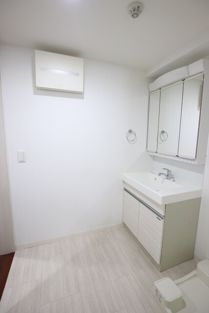 物件内観写真13　(洗面脱衣スペースは広々しています♪)