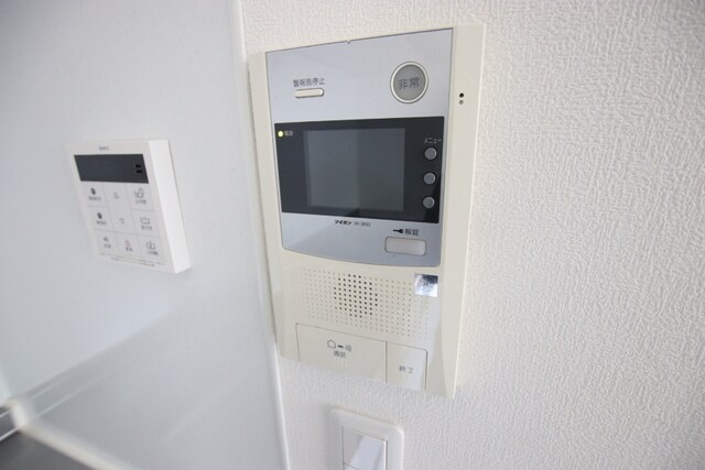 物件内観写真16　(オートロック連動のモニターホン♪)