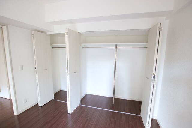 物件内観写真17　(壁一面収納です！)