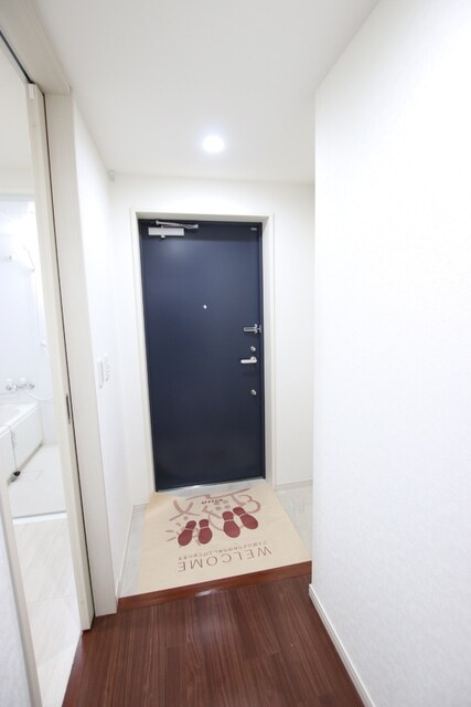 物件内観写真20　(フラットな玄関♪)