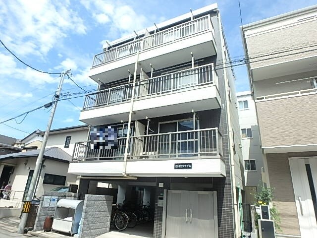 物件外観写真1　(２０１５年３月完成のオートロック付１Ｋマンションです！)