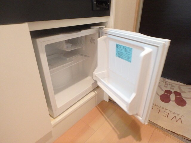 物件内観写真13　(※別室参考写真です。ミニ冷蔵庫)