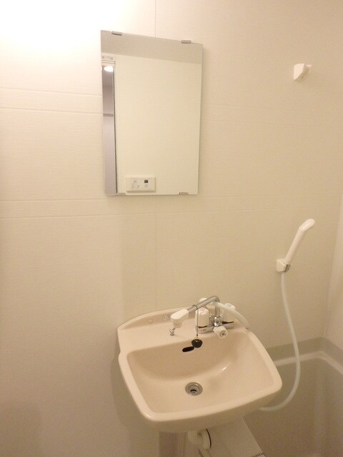 物件内観写真19　(※別室参考写真です。洗面台付のバスルーム)