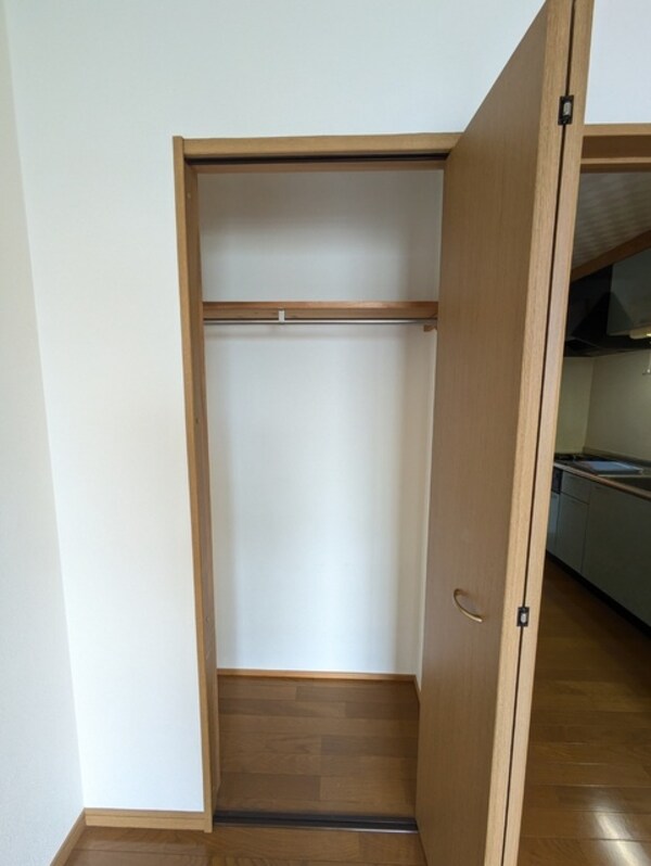 収納(洋室内のクローゼット付き♪※クリーニング前です。)