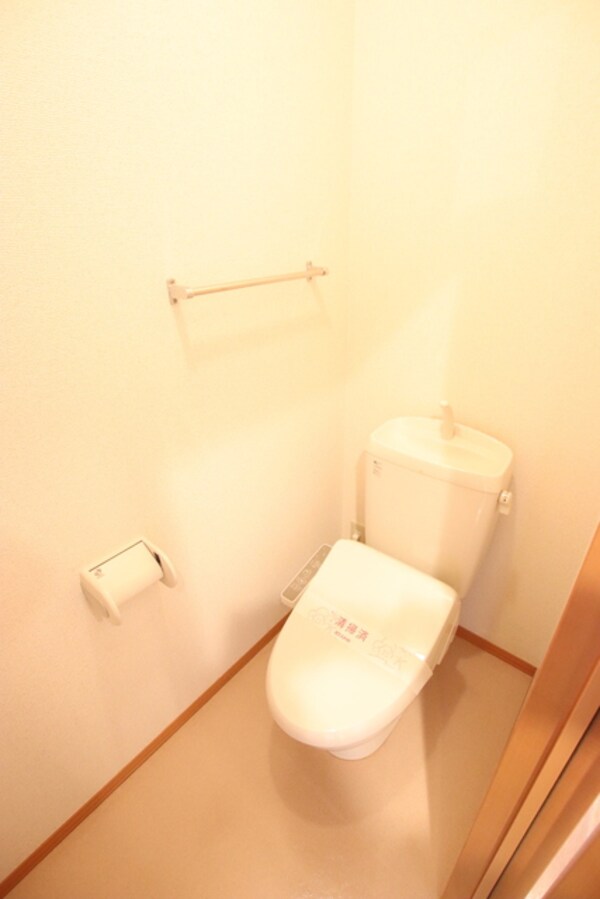 トイレ(※別室参考写真　温水洗浄便座付きで快適です！！)