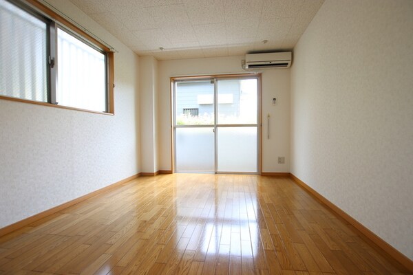 居室(★エアコン付きで年中快適な室温をキープ★)