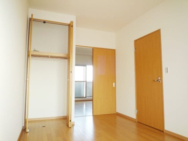 物件内観写真7　(※別室参考写真　西側洋室)