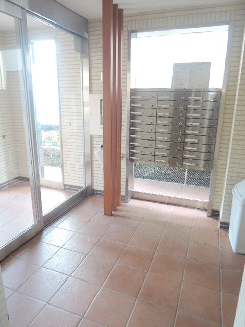 物件外観写真2　(エントランス)