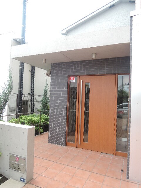 物件外観写真4　(エントランス)