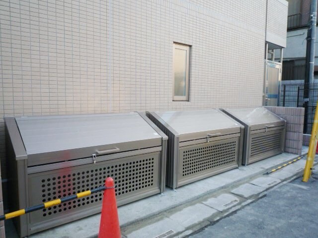 物件外観写真5　(敷地内ゴミ置場)