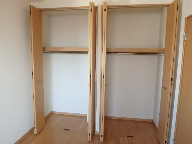物件内観写真18　(収納便利なクローゼット)
