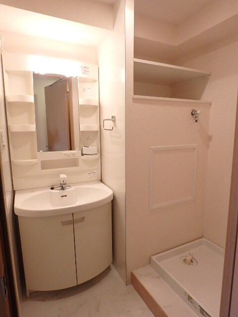 物件内観写真22　(脱衣所・洗面スペース)