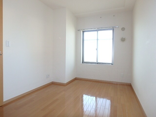 物件内観写真24　(使い方いろいろ、洋室５帖)