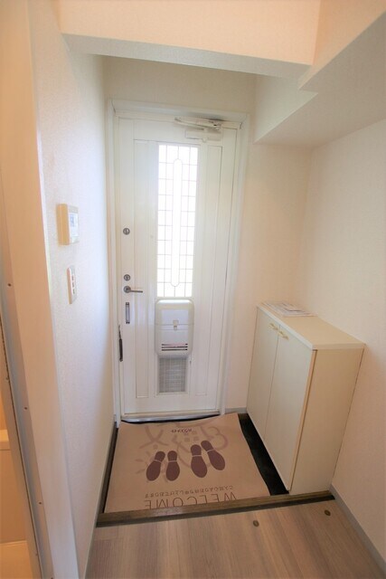 物件内観写真10　(玄関スペース♪)