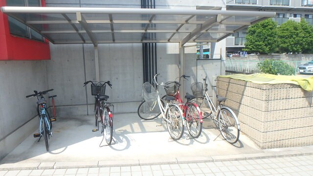 物件外観写真5　(敷地内駐輪場)