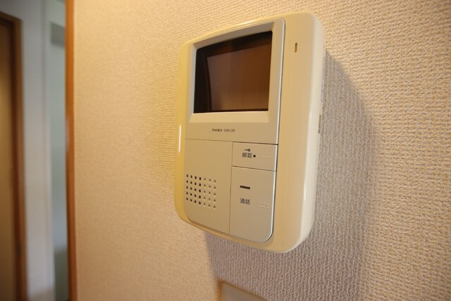 物件内観写真17　(来客時に便利なＴＶモニタ付ドアホン♪)