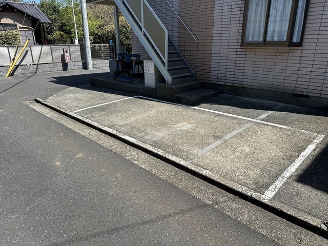 物件外観写真3　(敷地内駐車場あり(空車確認要))