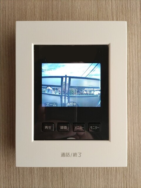 物件内観写真17　(★来訪者対応に安心のモニター付きインターフォン★)