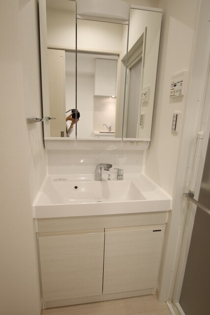 物件内観写真15　(朝便利な独立洗面台★)