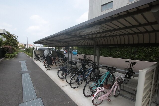 物件外観写真3　(駐輪場)