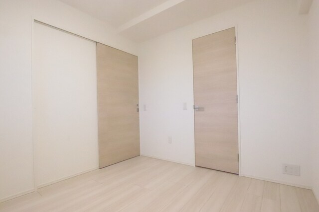 物件内観写真11　(洋室6帖)