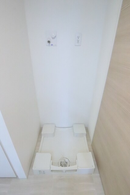 物件内観写真14　(洗濯機置き場)