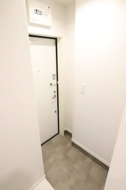 物件内観写真11　(玄関スペース)