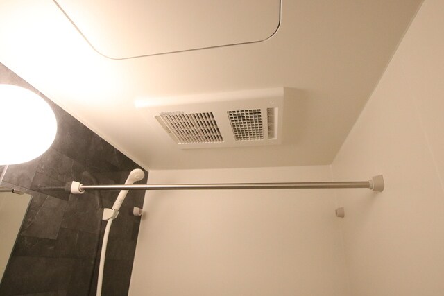 物件内観写真16　(浴室乾燥機付き)