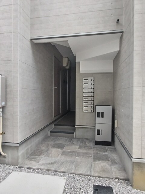 物件外観写真8　(エントランス)
