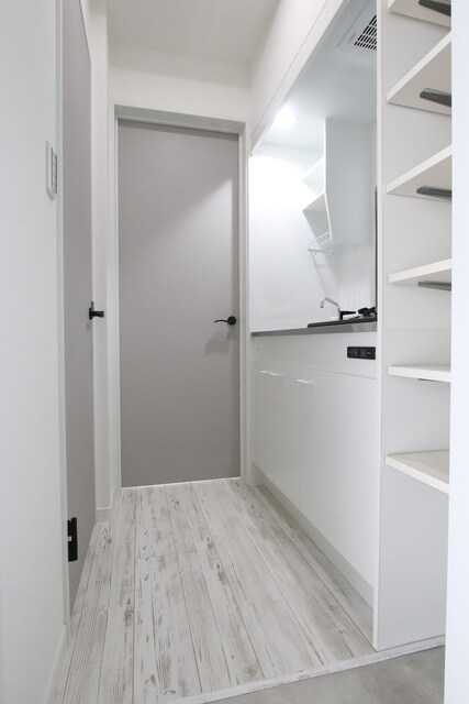 物件内観写真13　(玄関スペース)