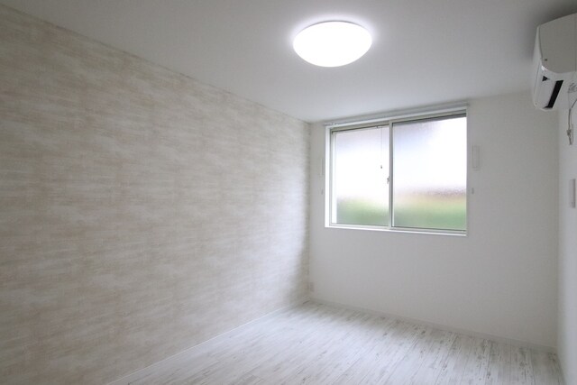 物件内観写真16　(洋室6.7帖)