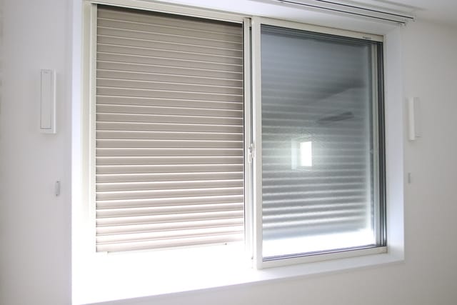 物件内観写真18　(シャッター付き)