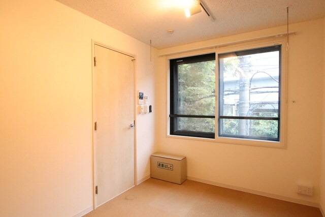 物件内観写真34　(洋室6.7帖)