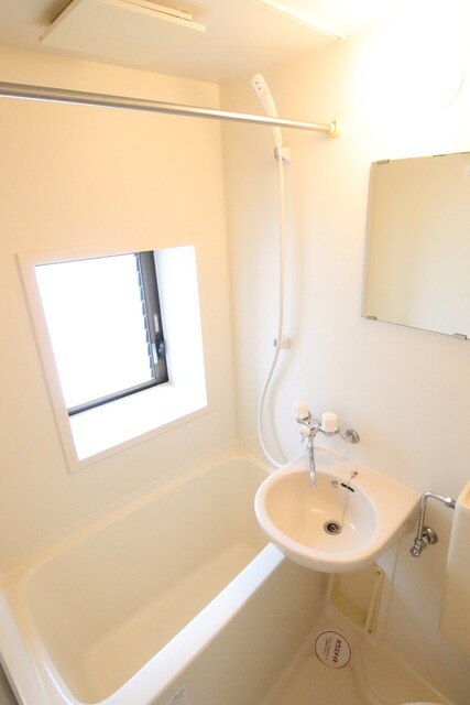 物件内観写真13　(バスルーム)