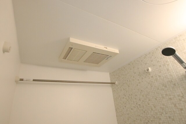 物件内観写真10　(浴室乾燥機付き)