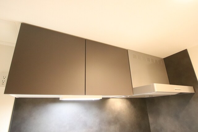 物件内観写真15　(★別室参考写真です。吊り戸・レンジフード)