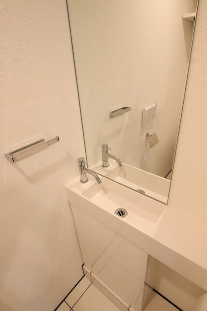 物件内観写真19　(トイレ　手洗い場)