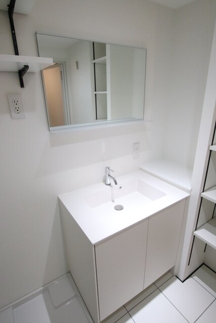 物件内観写真26　(★別室参考写真です。洗面化粧台)