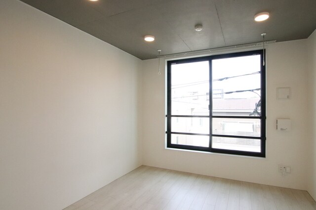 物件内観写真29　(★別室過去募集時参考写真。洋室6.8帖)