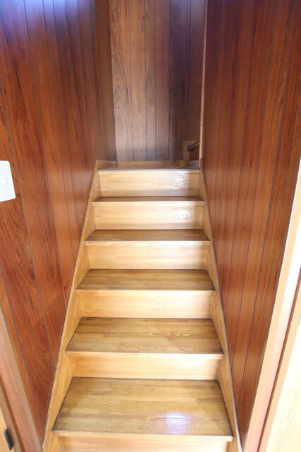 物件内観写真9　(室内階段♪※クリーニング前写真です。)