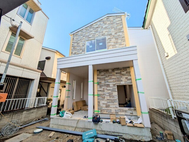 物件外観写真1　(建築中)