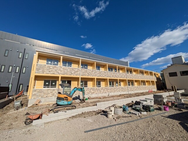 物件外観写真4　(建築中)