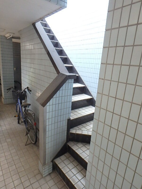 共用設備(★２階への階段★)