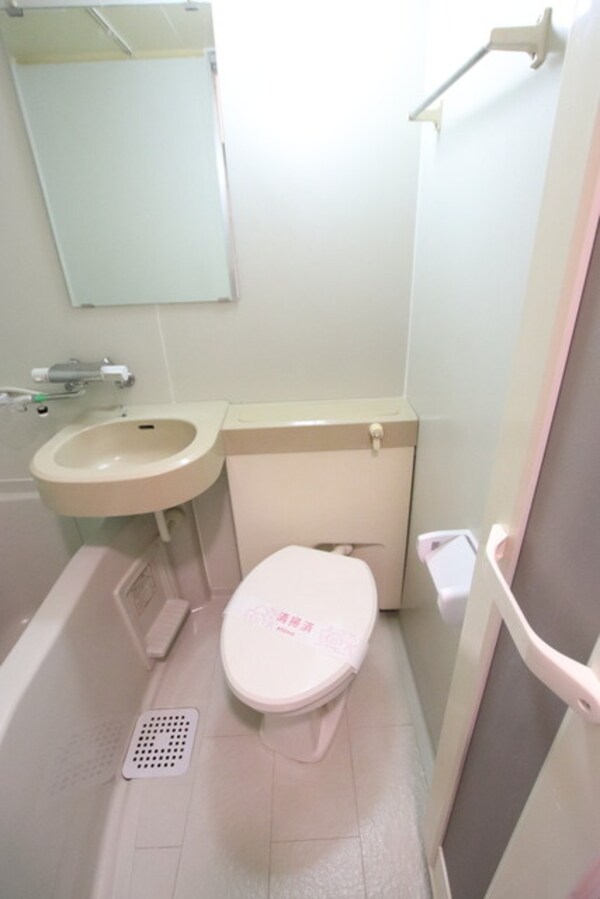 トイレ(お掃除がしやすいユニットバスのトイレ★)