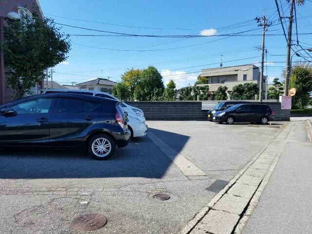 物件外観写真3　(融雪装置付)