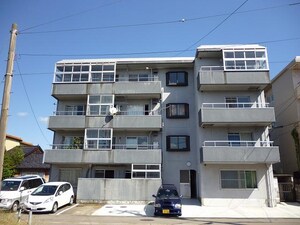 メゾン中市外観写真