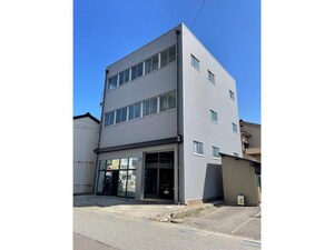 住吉町貸倉庫事務所外観写真