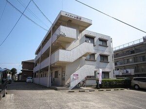サンハイム飯田外観写真